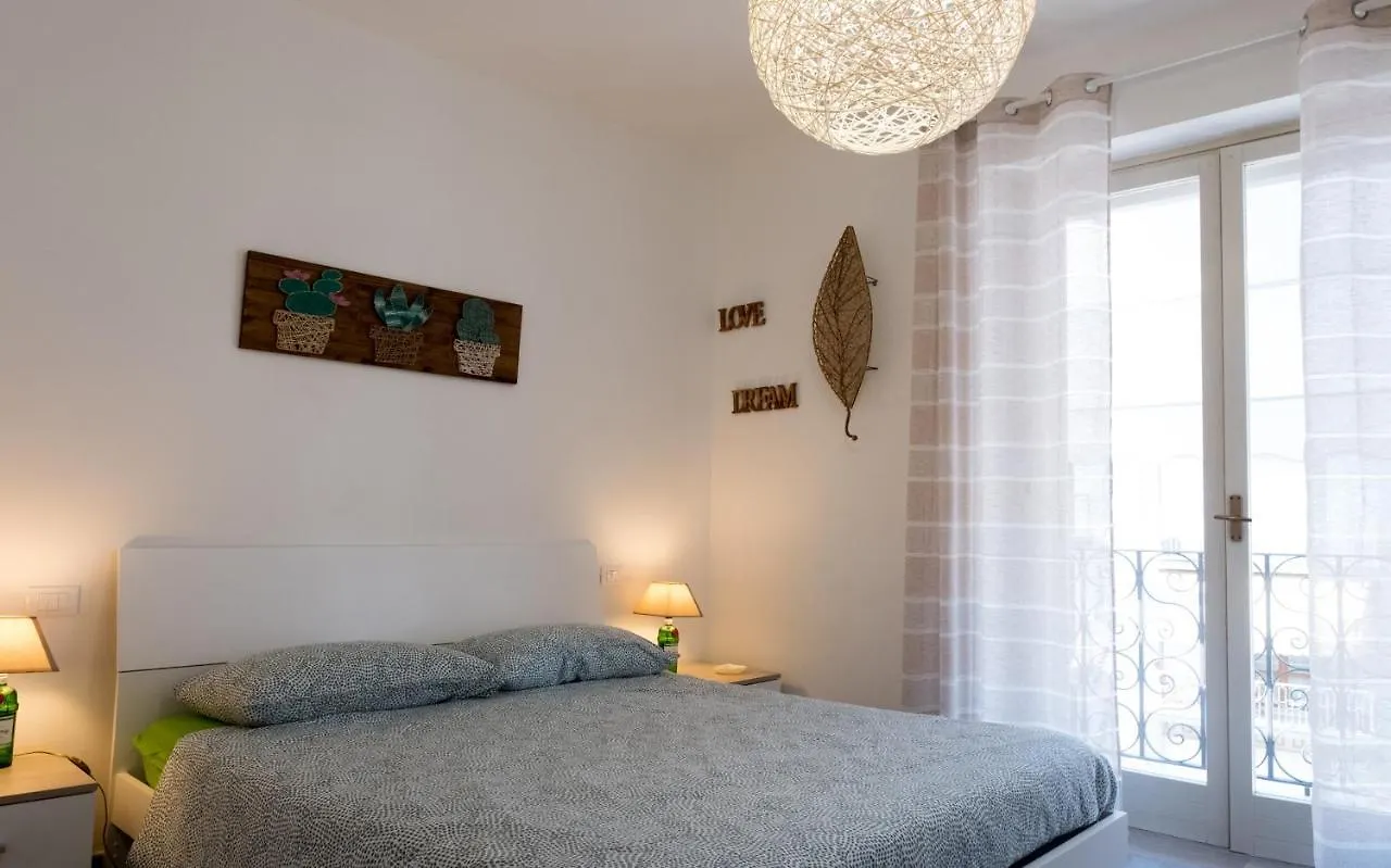 60Mt Dal Mare Appartement Viareggio